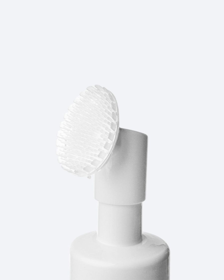 Hydrating Foaming Cleanser - 200ml - Image 3